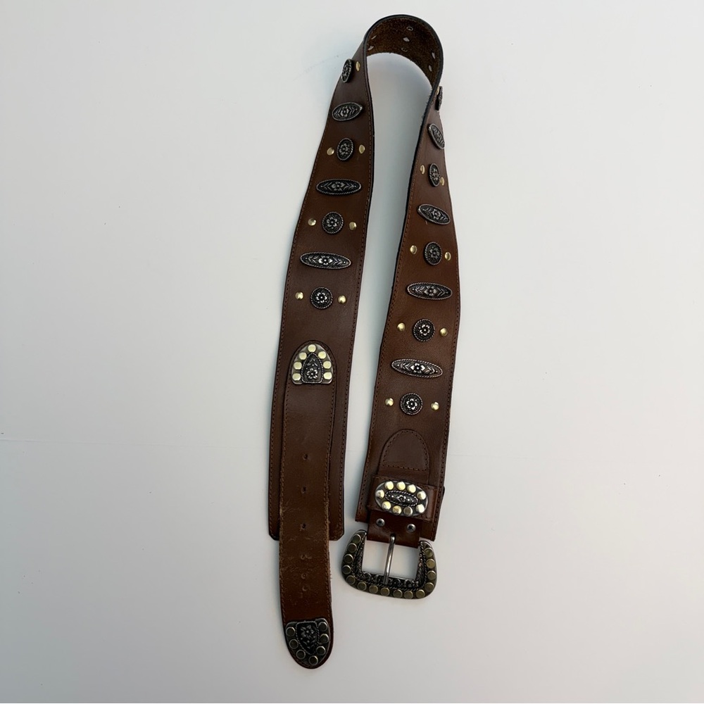 Vintage Leather Western-Style Concho Silver Studded Belt